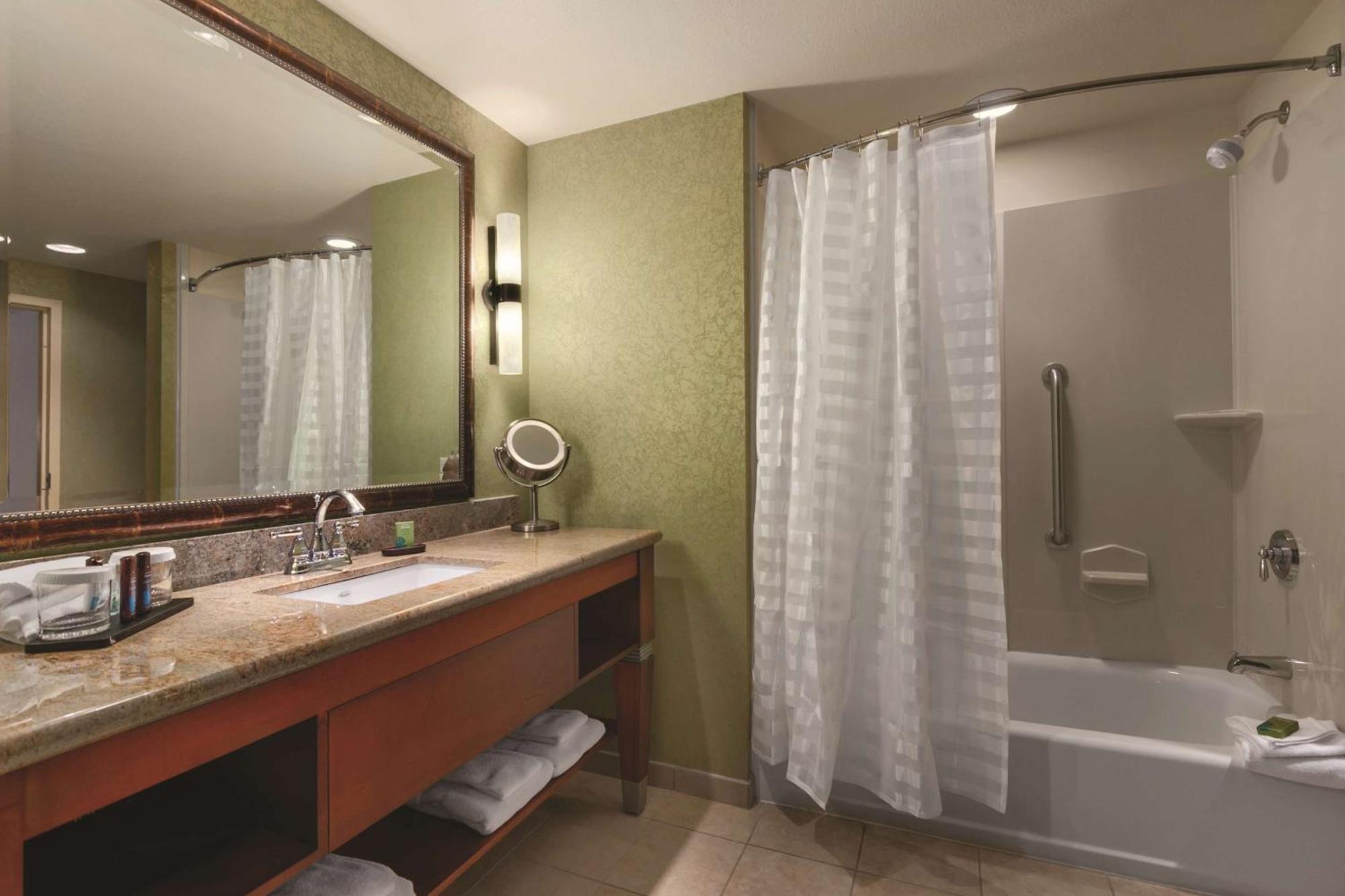 Embassy Suites Omaha- La Vista/ Hotel & Conference Center Ngoại thất bức ảnh